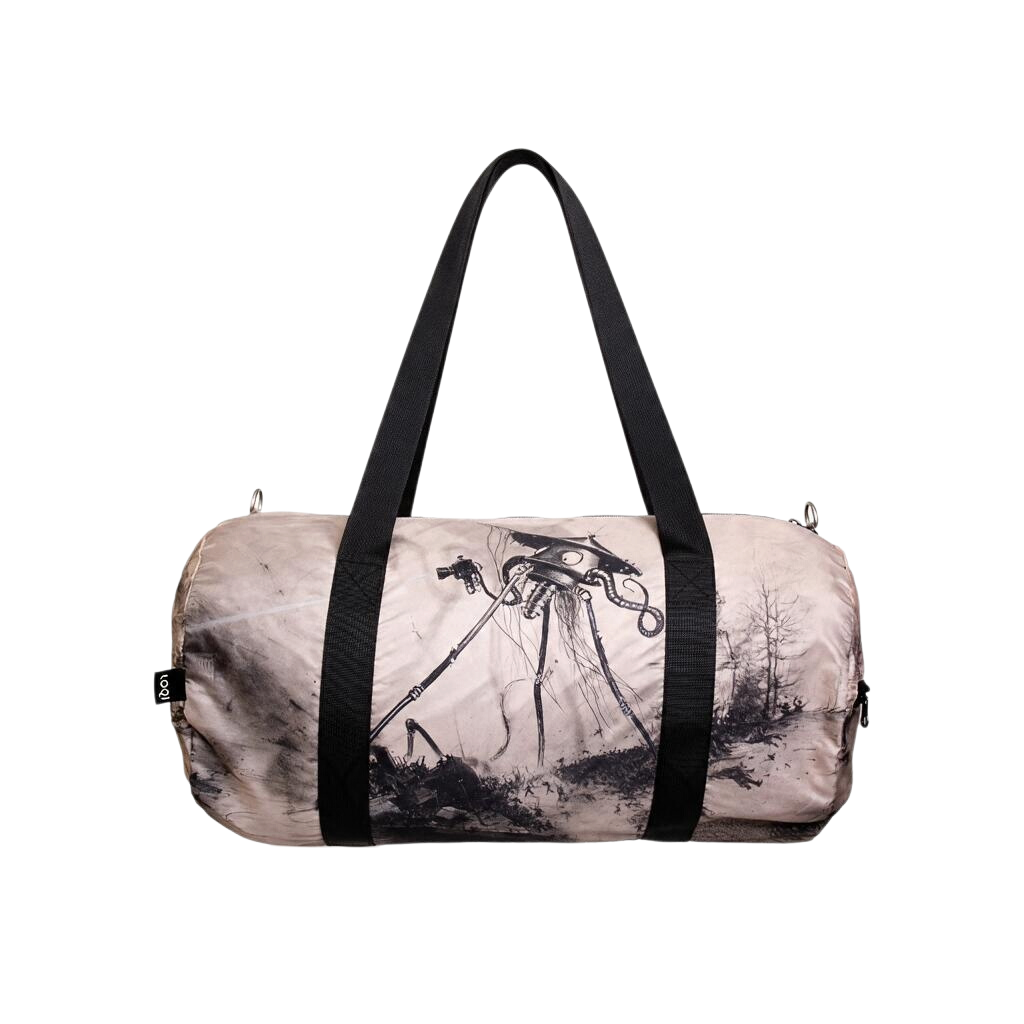 Recycled LOQI weekender bag featuring Henrique Alvim Corrêa artwork for The War of the Worlds. Made from water-resistant 100% recycled taffeta. Measures 25 × 50 × 25 cm with carry handles, an outside zip pocket and an adjustable removable shoulder strap.